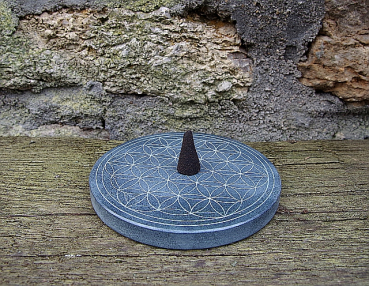 Räucherstäbchenhalter aus Speckstein mit dem Symbol der Blume des Lebens